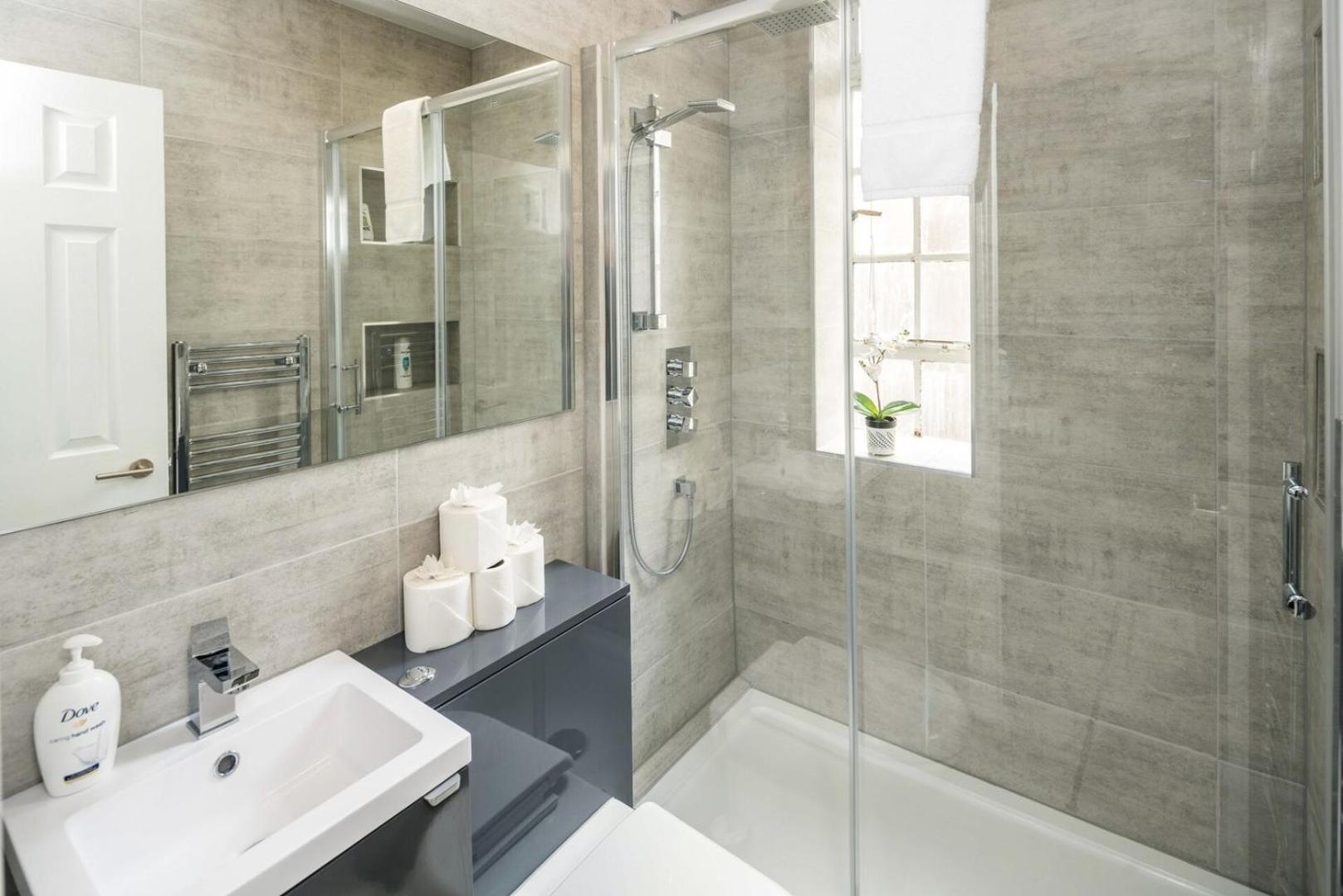 New Sleek & Modern Studio In The Heart Of Chelsea لندن المظهر الخارجي الصورة